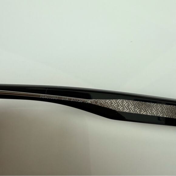 NEW!!! Fendi FE40105U 01A women sunglasses Authentic - Picture 4 of 7